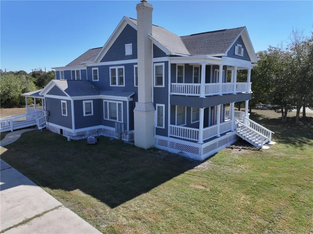 909 Power Street Refugio, TX 78377