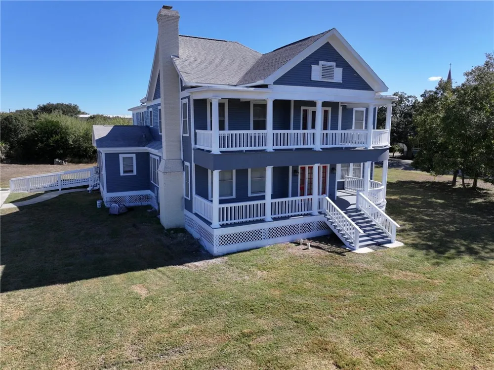 909 Power Street Refugio, TX 78377