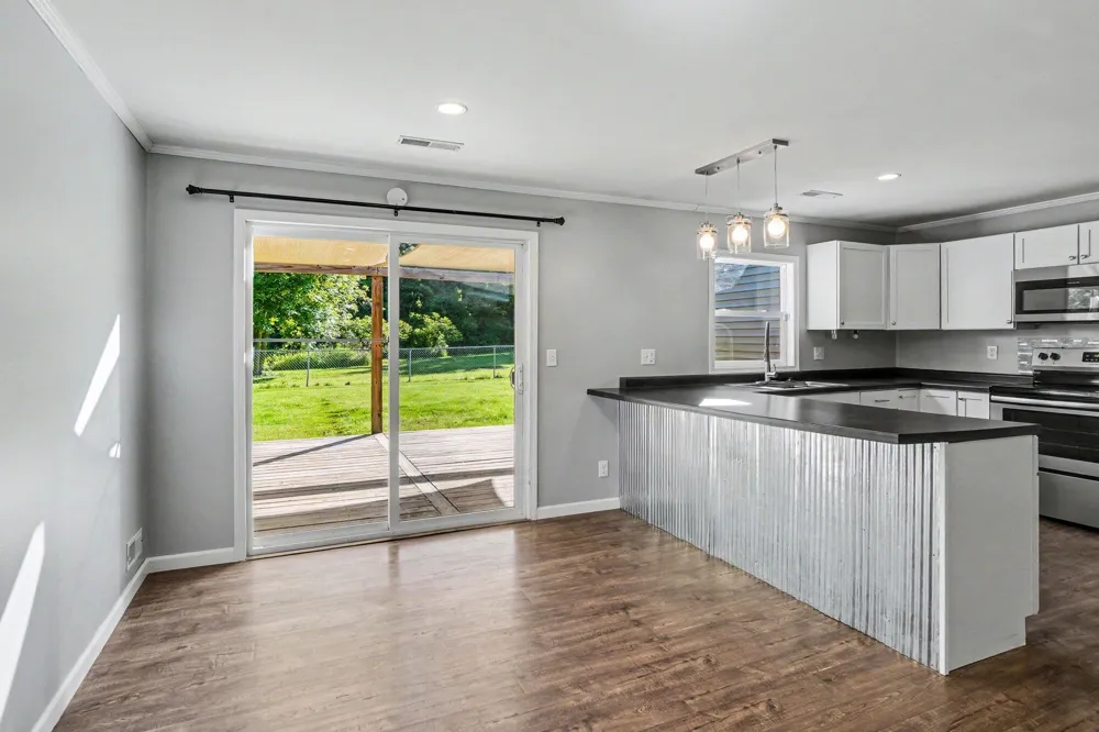 70068 Michigan 43 South Haven Charter Township, MI 49090