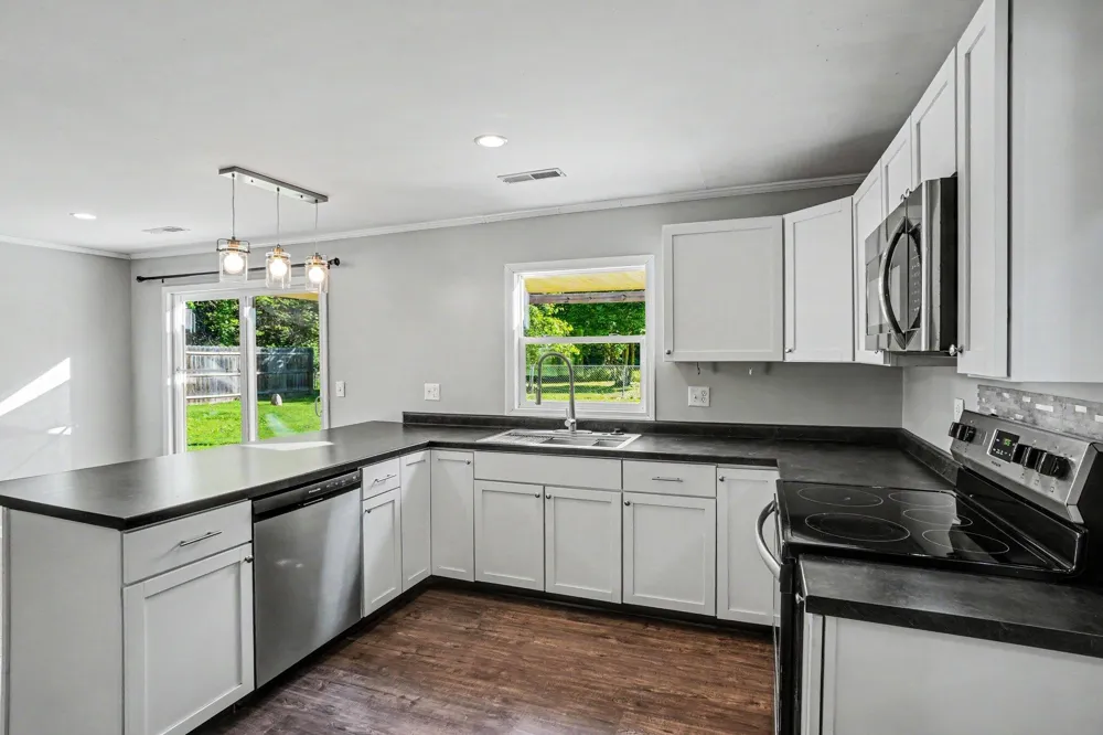 70068 Michigan 43 South Haven Charter Township, MI 49090