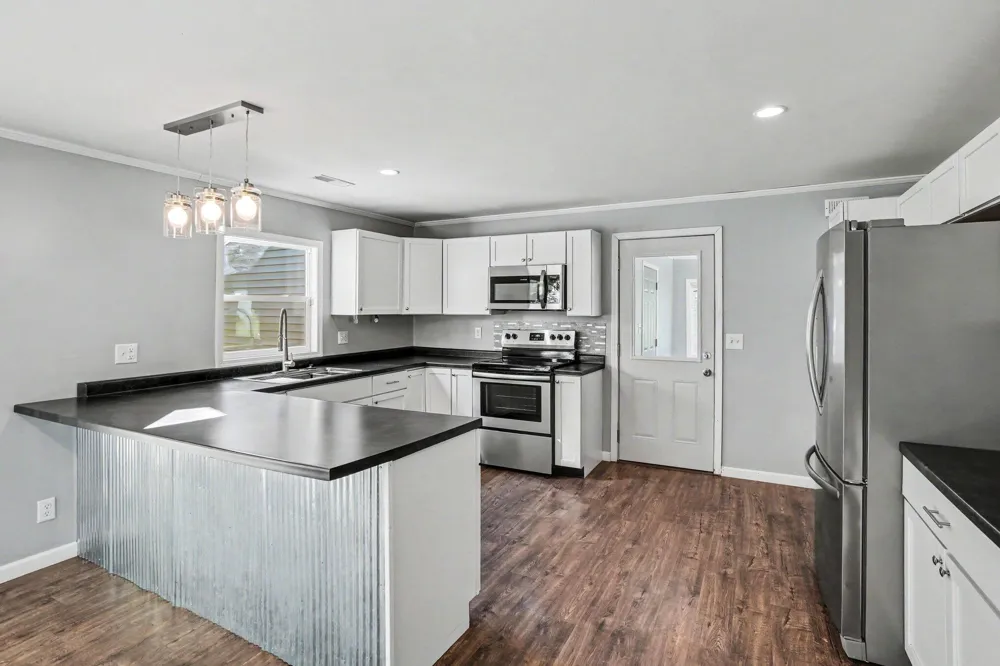 70068 Michigan 43 South Haven Charter Township, MI 49090