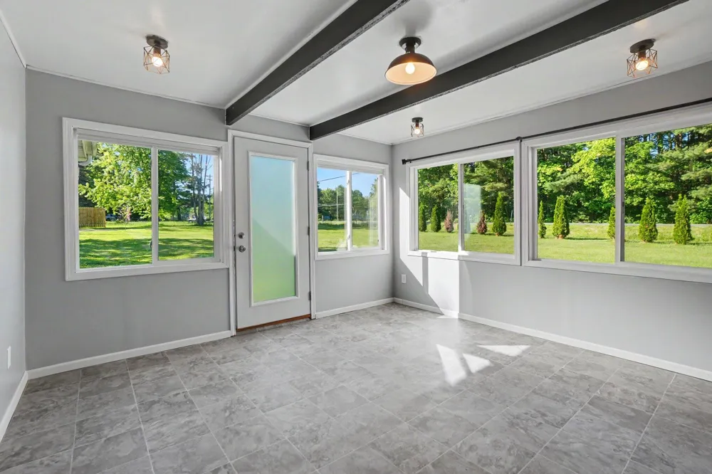 70068 Michigan 43 South Haven Charter Township, MI 49090