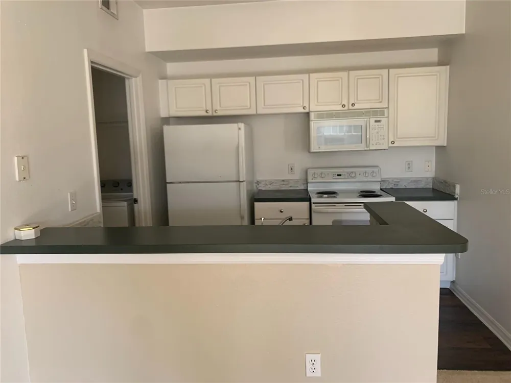 5578 METROWEST #206 Orlando, FL 32811