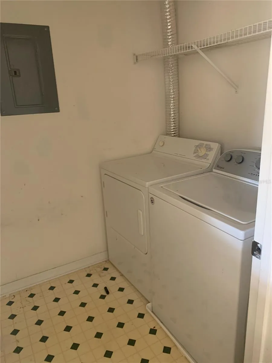 5578 METROWEST #206 Orlando, FL 32811