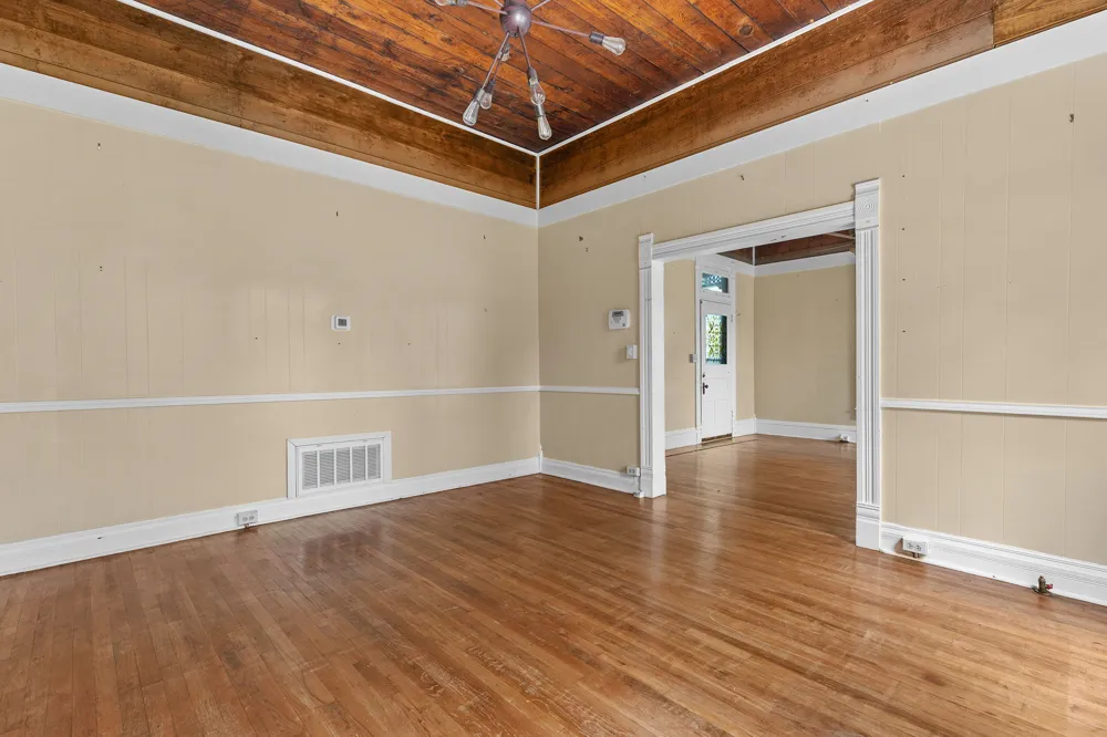 504 Gresham Street Smithville, TX 78957