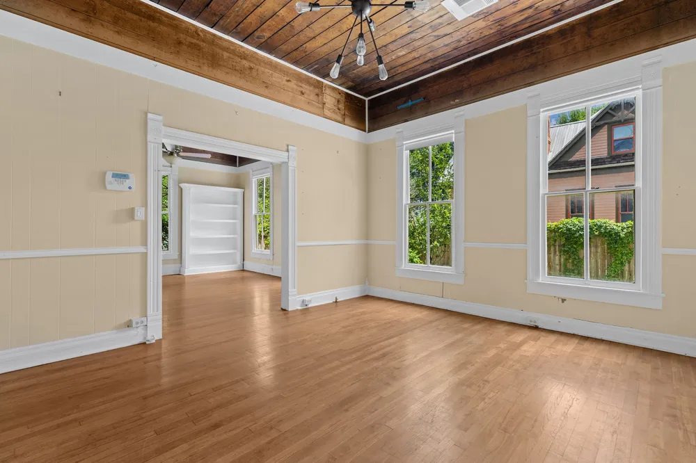 504 Gresham Street Smithville, TX 78957