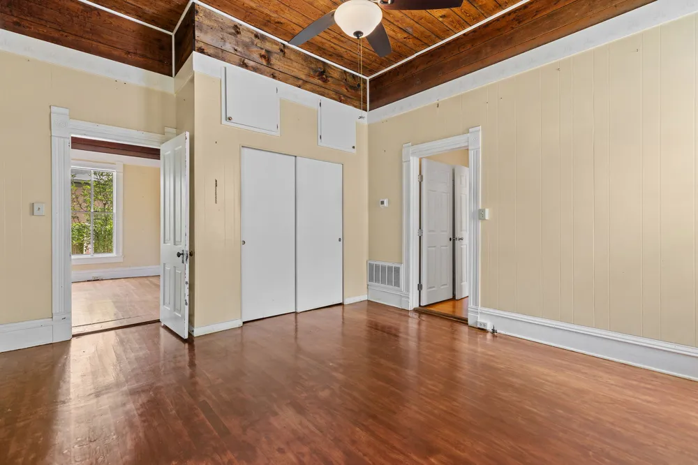 504 Gresham Street Smithville, TX 78957