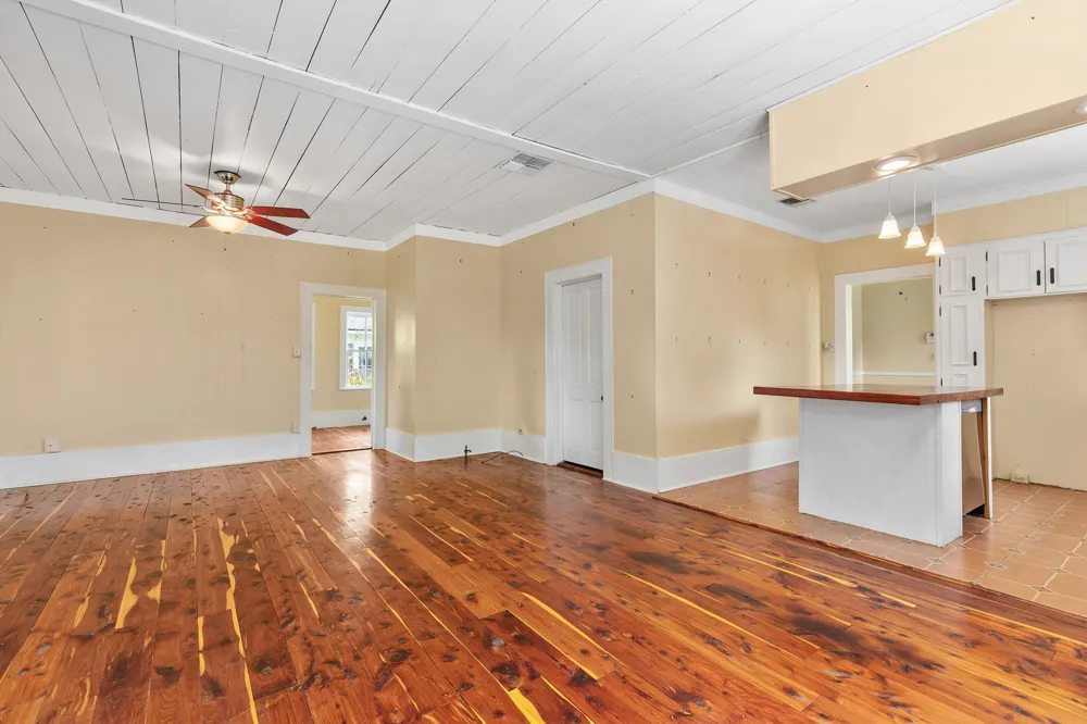 504 Gresham Street Smithville, TX 78957