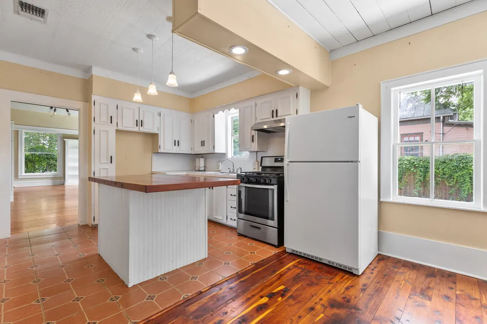 504 Gresham Street Smithville, TX 78957