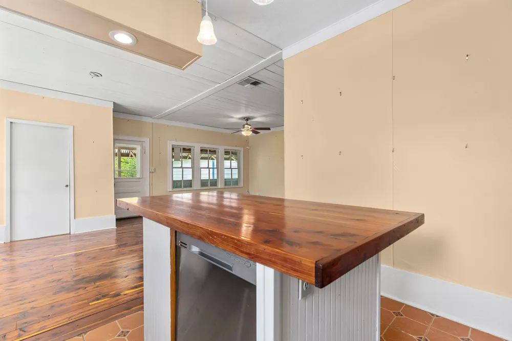 504 Gresham Street Smithville, TX 78957