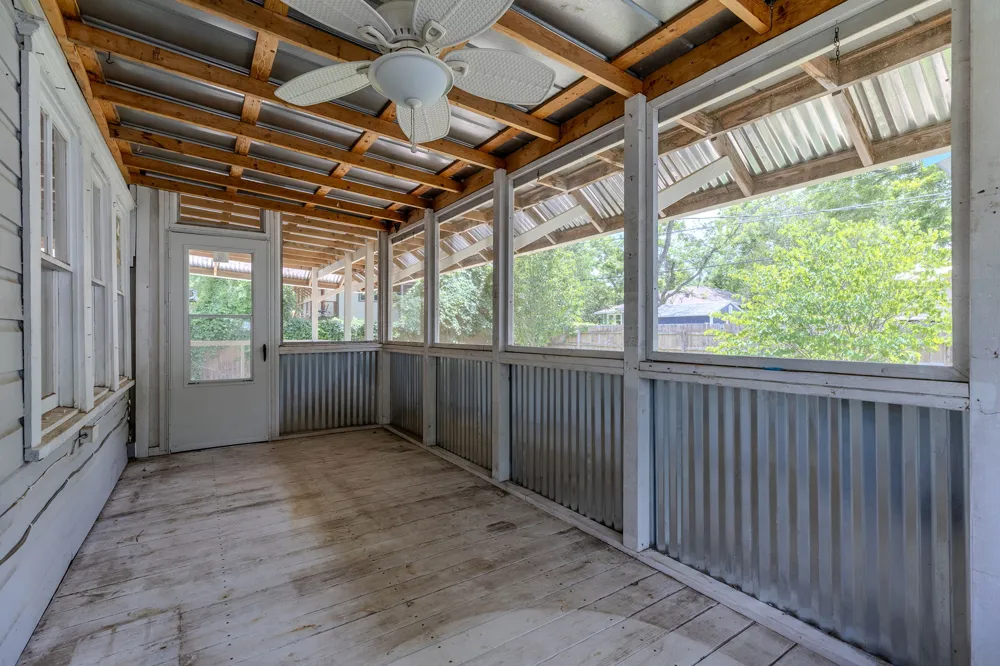 504 Gresham Street Smithville, TX 78957