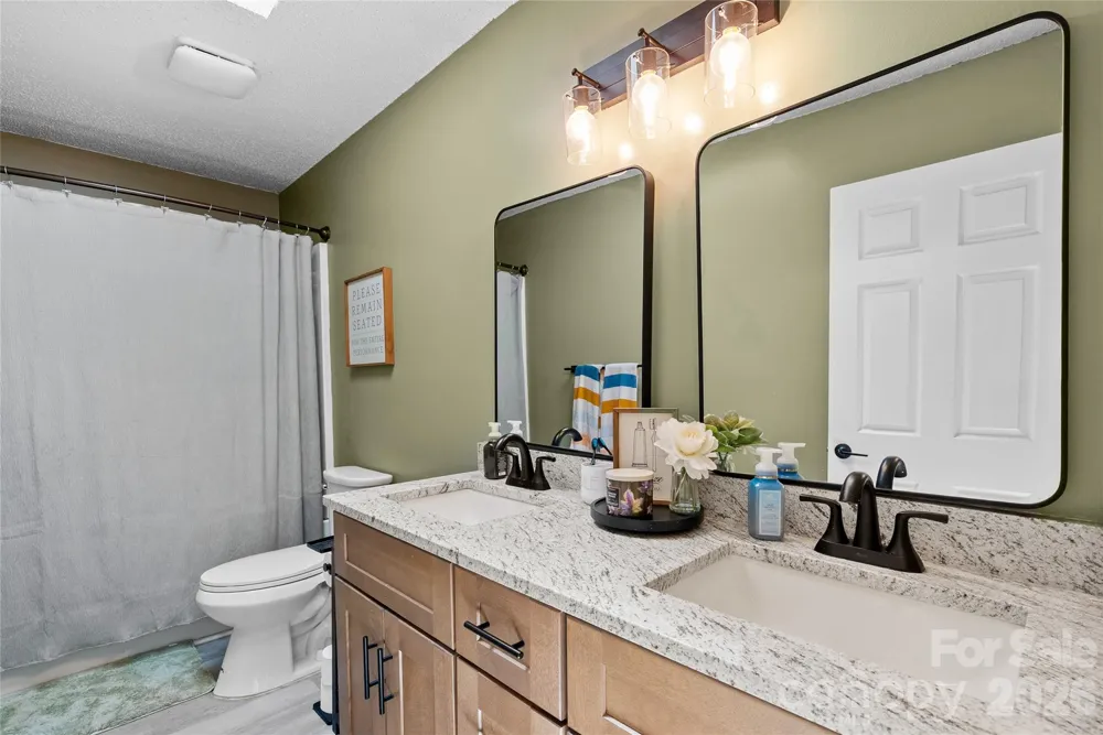 763 Bee Tree Road Swannanoa, NC 28778