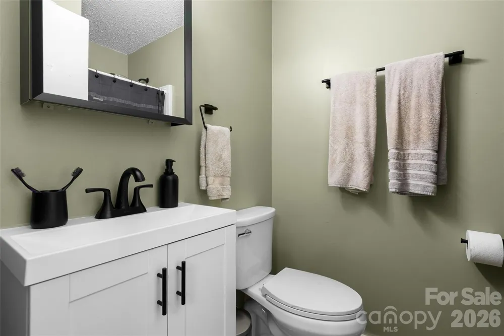 763 Bee Tree Road Swannanoa, NC 28778