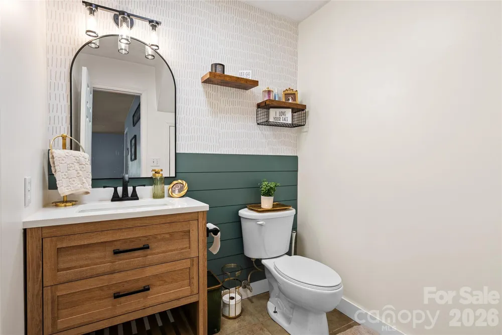 763 Bee Tree Road Swannanoa, NC 28778