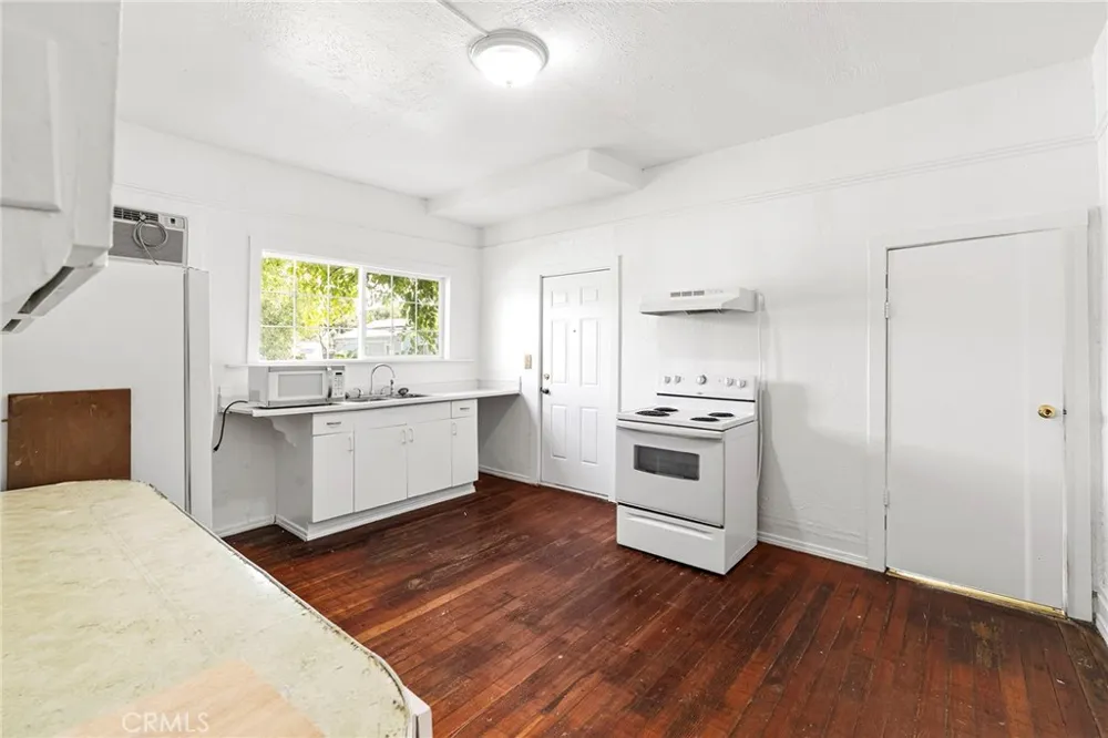 818 6th Avenue Corning, CA 96021