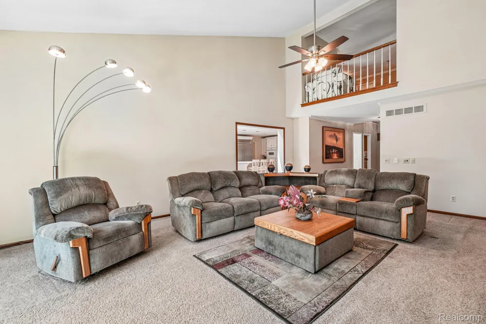 4523 Rivers Edge Drive Troy City, MI 48098