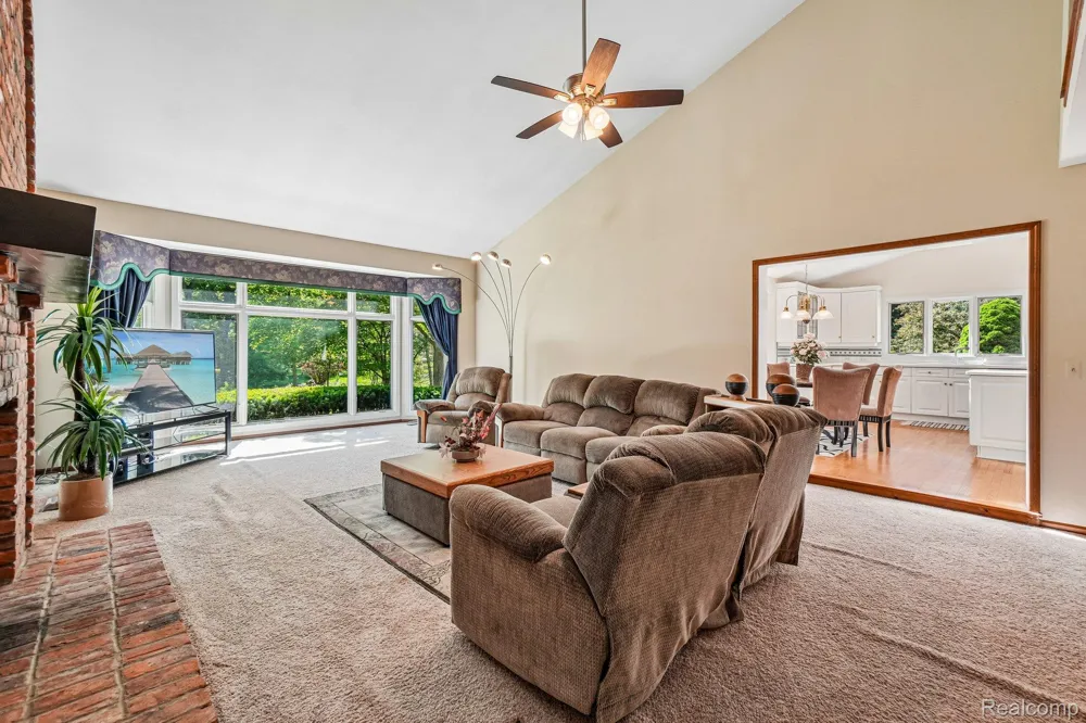 4523 Rivers Edge Drive Troy City, MI 48098
