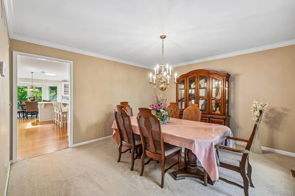 4523 Rivers Edge Drive Troy City, MI 48098