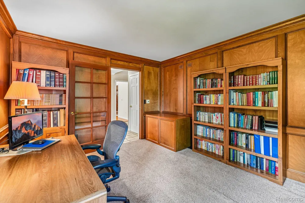 4523 Rivers Edge Drive Troy City, MI 48098