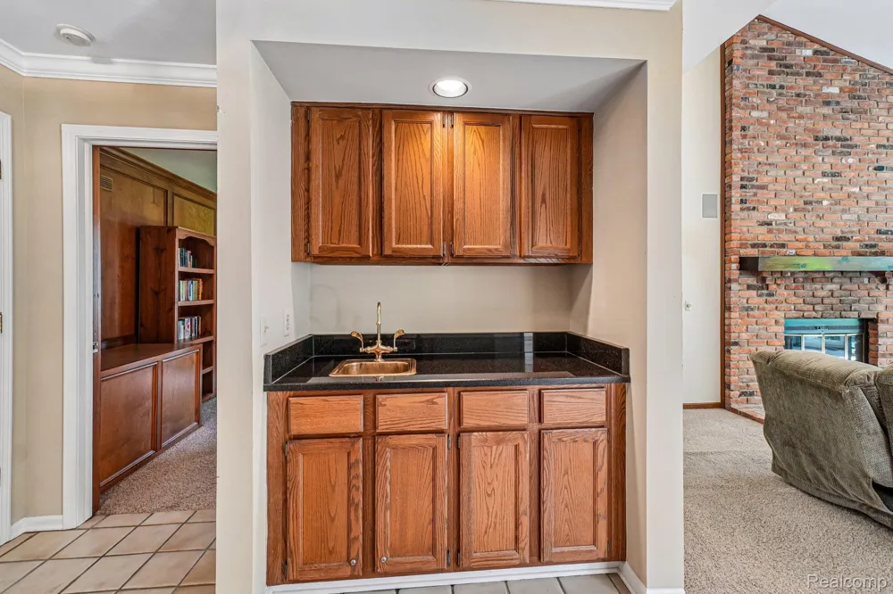 4523 Rivers Edge Drive Troy City, MI 48098