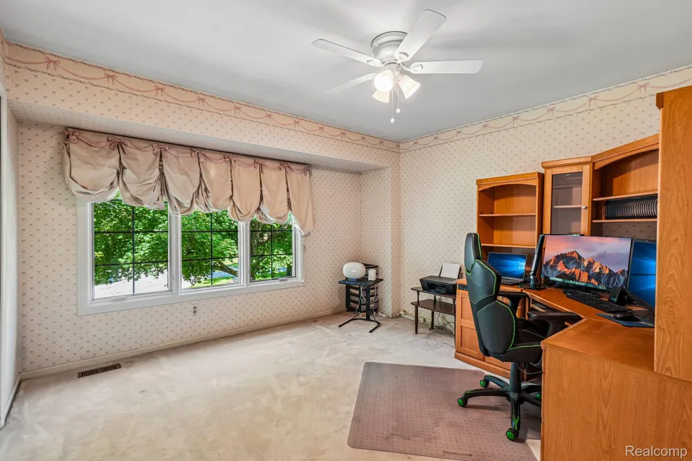 4523 Rivers Edge Drive Troy City, MI 48098