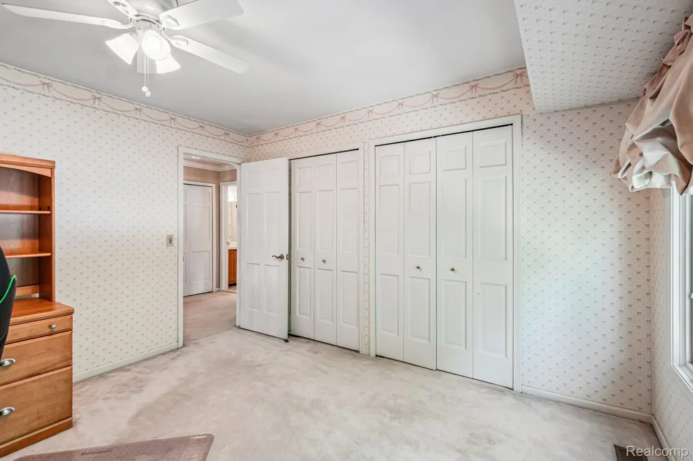 4523 Rivers Edge Drive Troy City, MI 48098