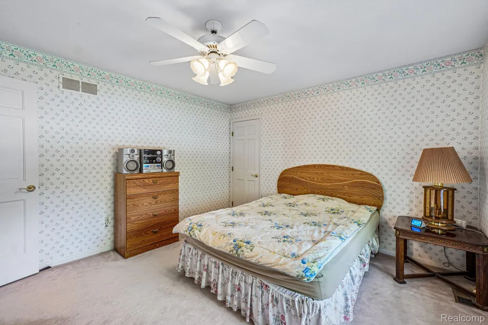 4523 Rivers Edge Drive Troy City, MI 48098
