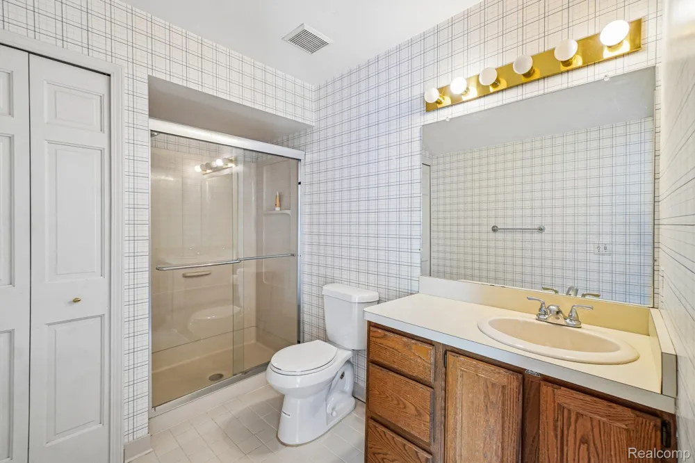 4523 Rivers Edge Drive Troy City, MI 48098