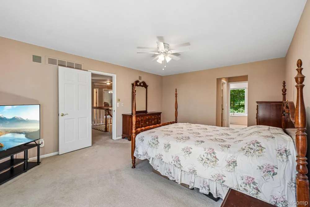 4523 Rivers Edge Drive Troy City, MI 48098