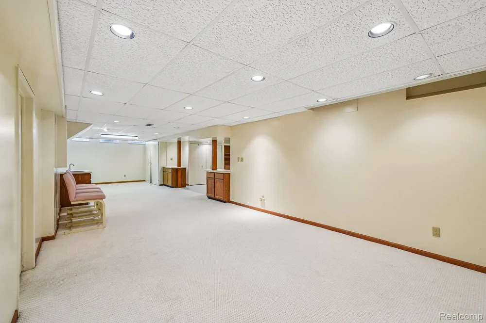4523 Rivers Edge Drive Troy City, MI 48098