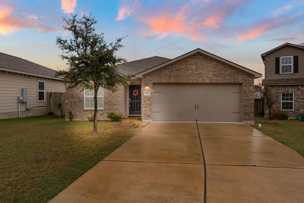 4049 Cressler Lane #21G Jarrell, TX 76537