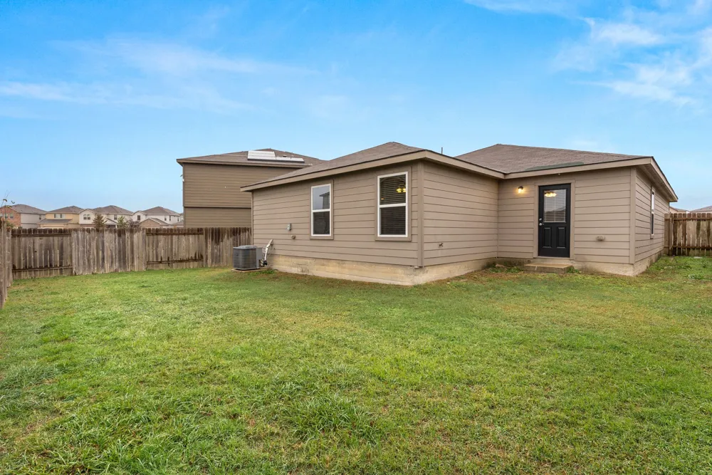 4049 Cressler Lane #21G Jarrell, TX 76537