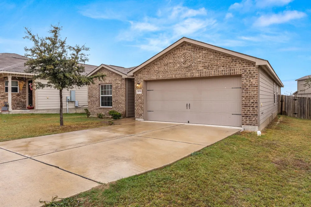 4049 Cressler Lane #21G Jarrell, TX 76537