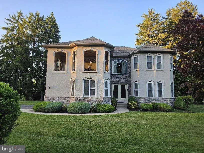 261 PHEASANT DRIVE Huntingdon Valley, PA 19006