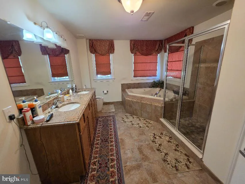 261 PHEASANT DRIVE Huntingdon Valley, PA 19006