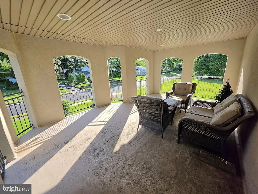 261 PHEASANT DRIVE Huntingdon Valley, PA 19006