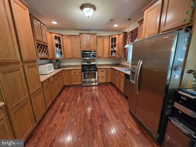 261 PHEASANT DRIVE Huntingdon Valley, PA 19006