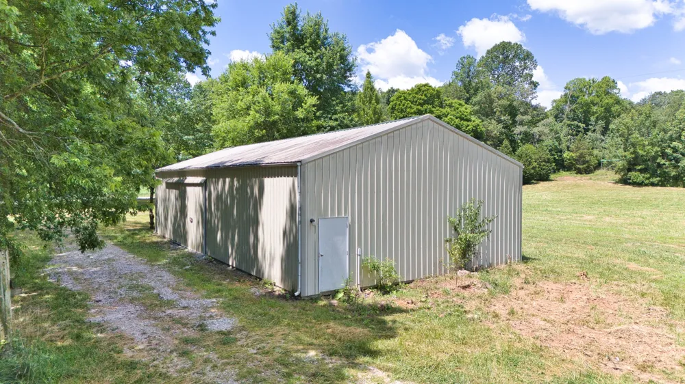 820 Edwards Rd Russellville, KY 42276