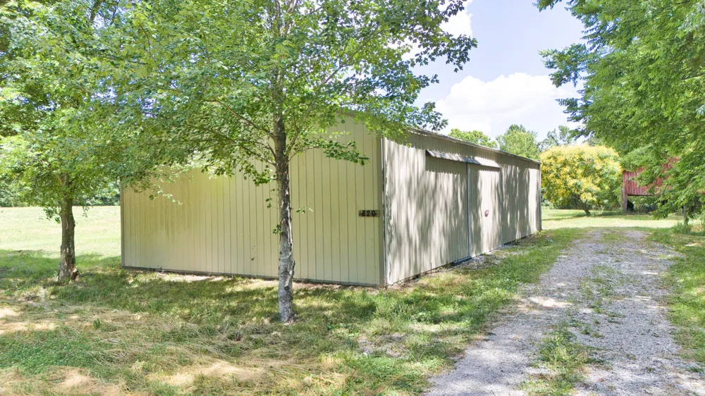 820 Edwards Rd Russellville, KY 42276