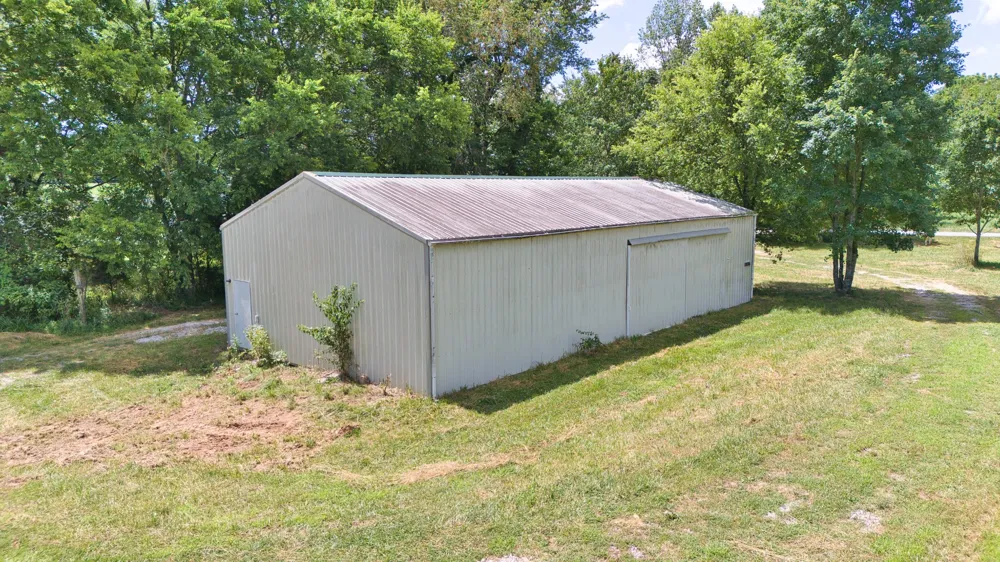 820 Edwards Rd Russellville, KY 42276