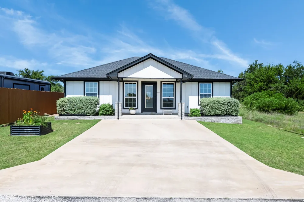 2308 Centaurus Way Granbury, TX 76048