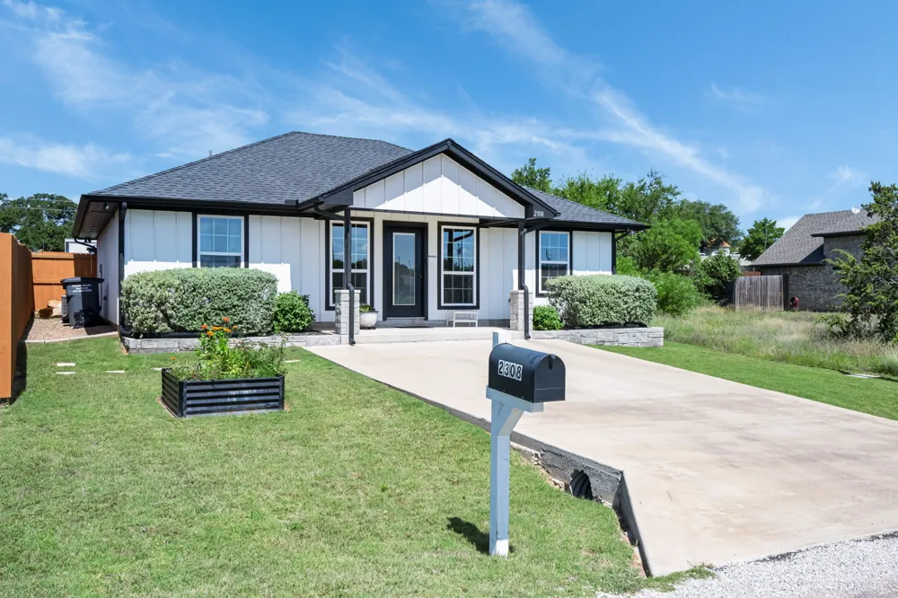 2308 Centaurus Way Granbury, TX 76048