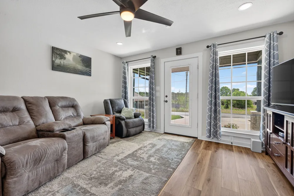2308 Centaurus Way Granbury, TX 76048