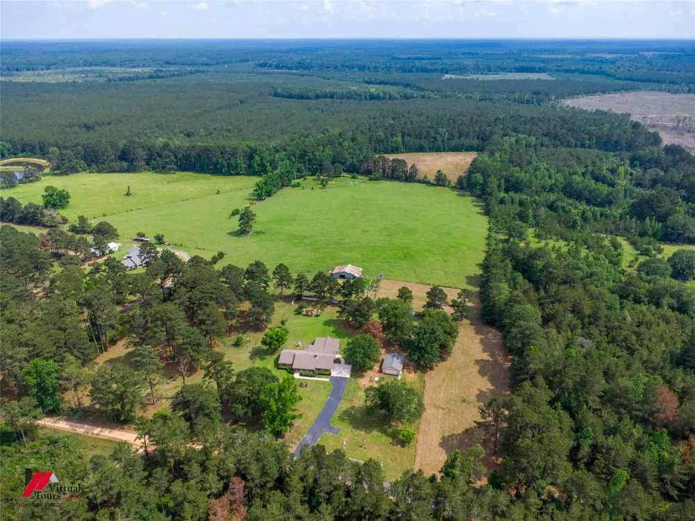 236 Charlie Cannon Road Coushatta, LA 71019