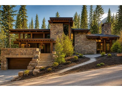 7983 Raphael Lane