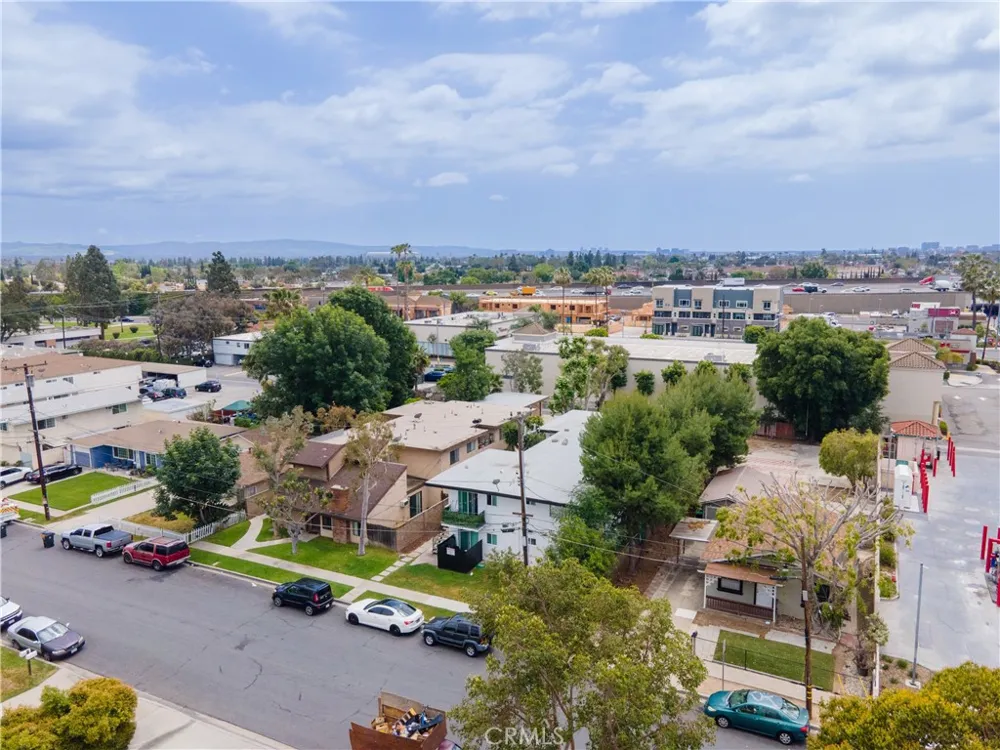 1032 Bonita Tustin, CA 92780