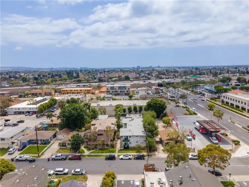 1032 Bonita Tustin, CA 92780