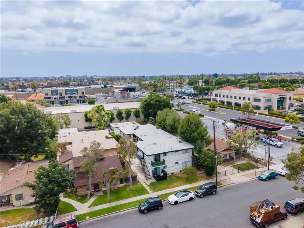 1032 Bonita Tustin, CA 92780