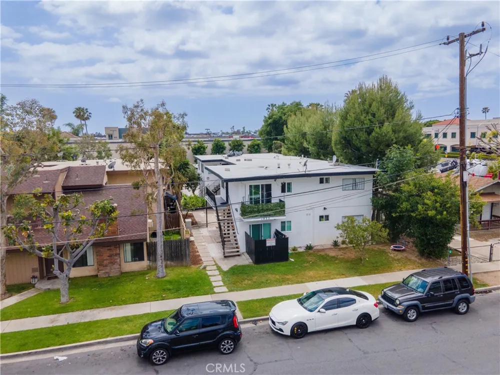1032 Bonita Tustin, CA 92780