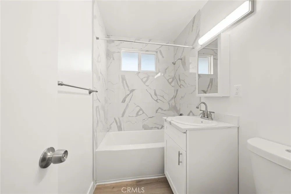 1032 Bonita Tustin, CA 92780